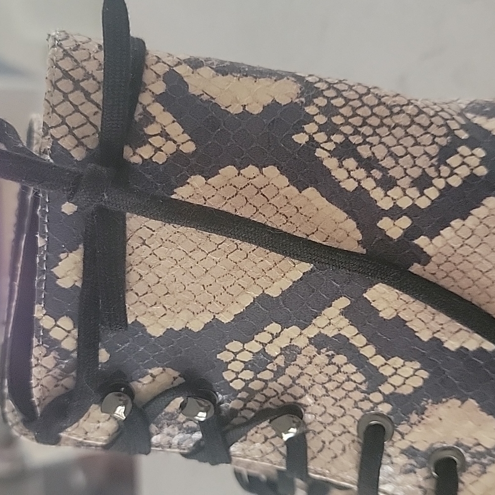 Stuart Weitzman Snakeskin Python Embossed Leather… - image 7